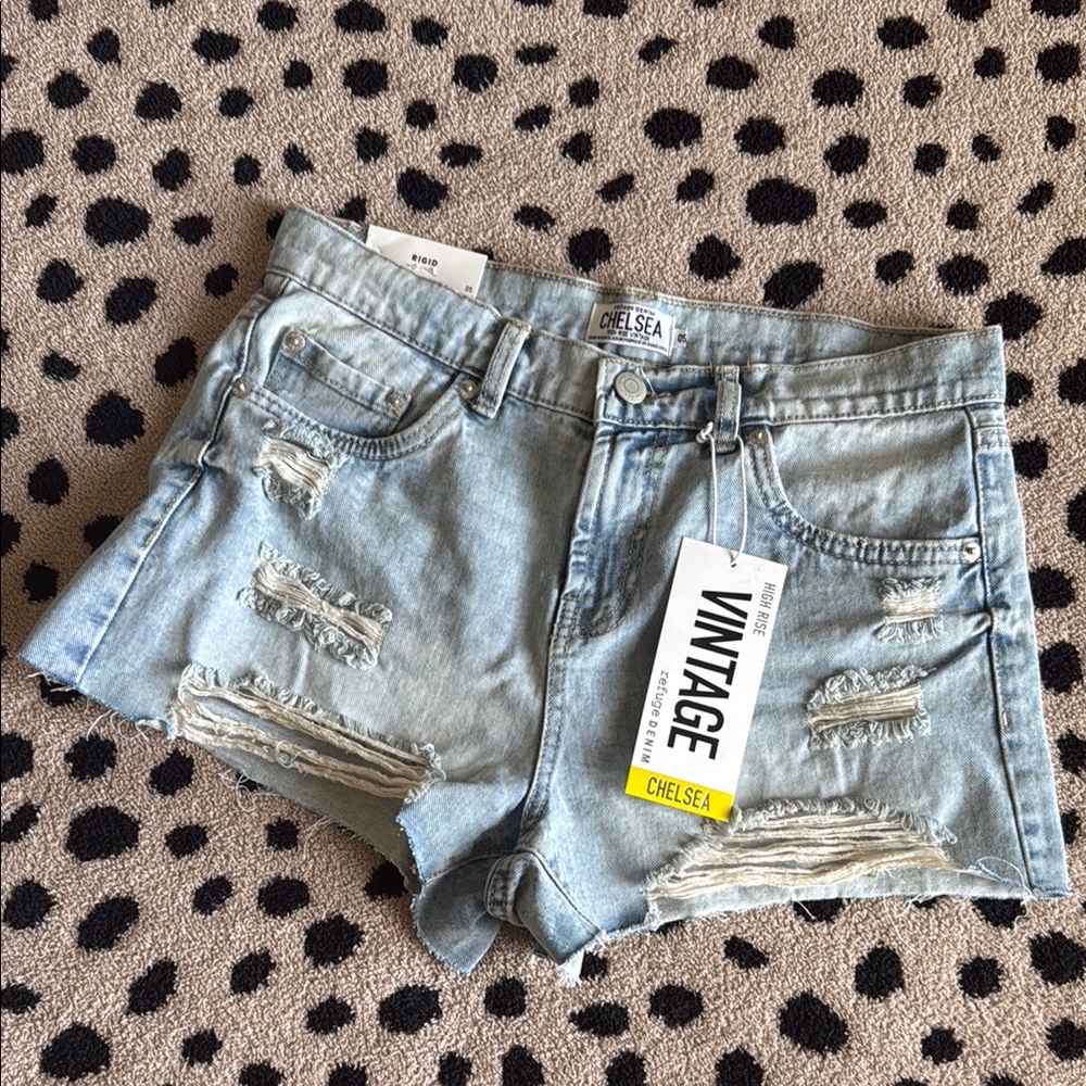 BNWT refuge High Waisted Denim Vintage Light Blue Denim Shorts